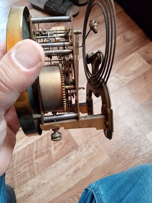 Mechanizm sygnowany Junghans