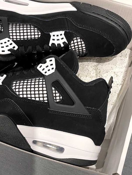 "Buty koszykówki "Jordan_4_Retro_White_Thunder R.40