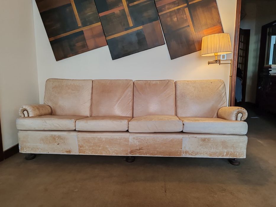 Sofá em pele de 4 lugares