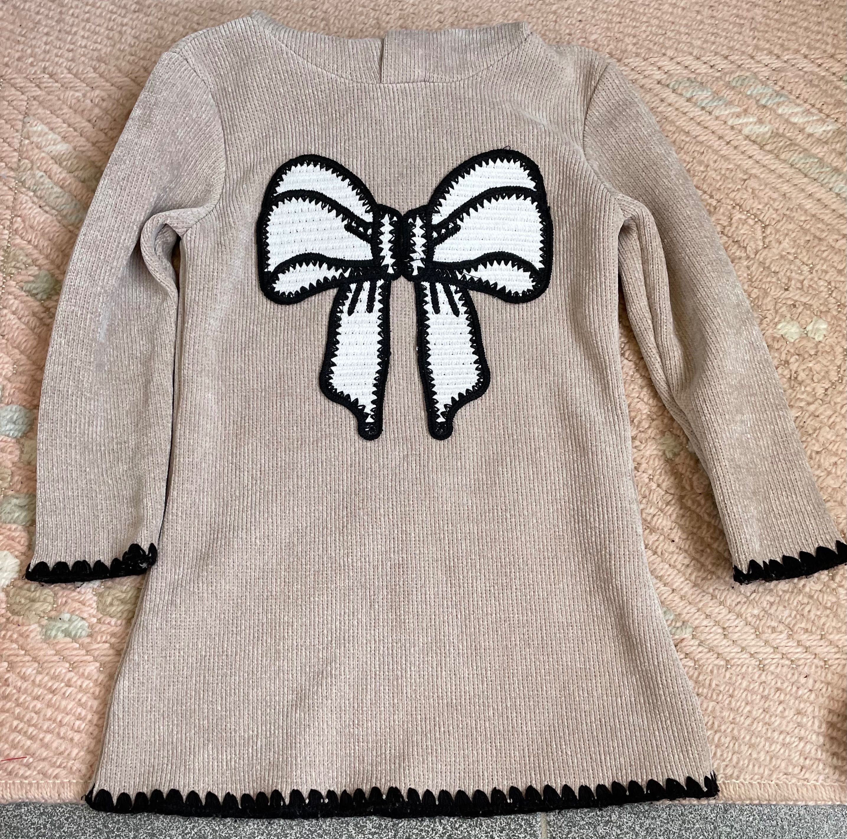 Vestidos e camisolas para menina