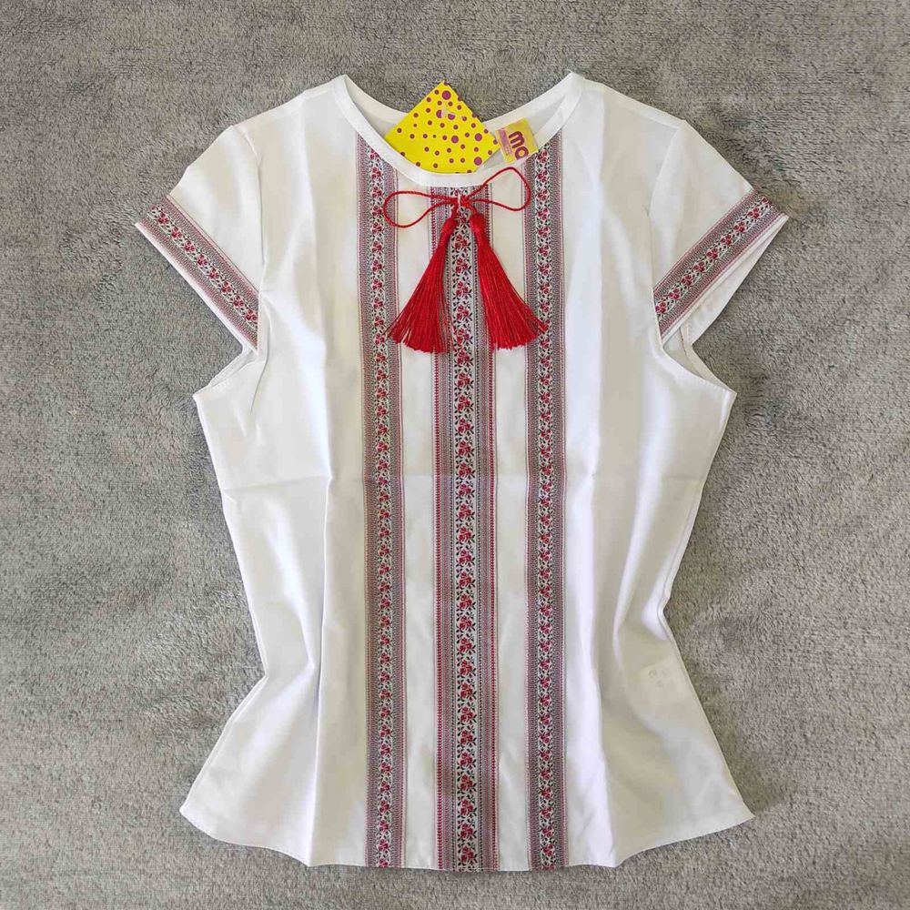 Блузка - вишиванка для дівчинки 110,116,122,128,134,140