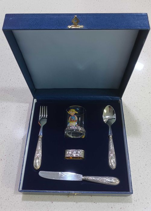 Conjunto 3 Talheres criança + copo + argola, em prata e inox - Novo