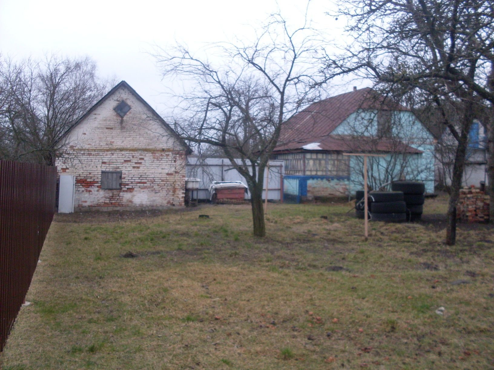 Продаю пів будинку для дачі чи для літнього відпочинку .