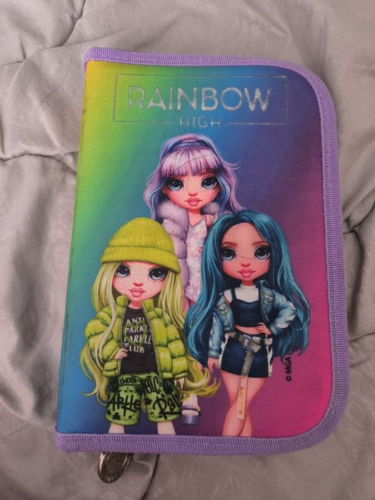 Piórnik rainbow  high