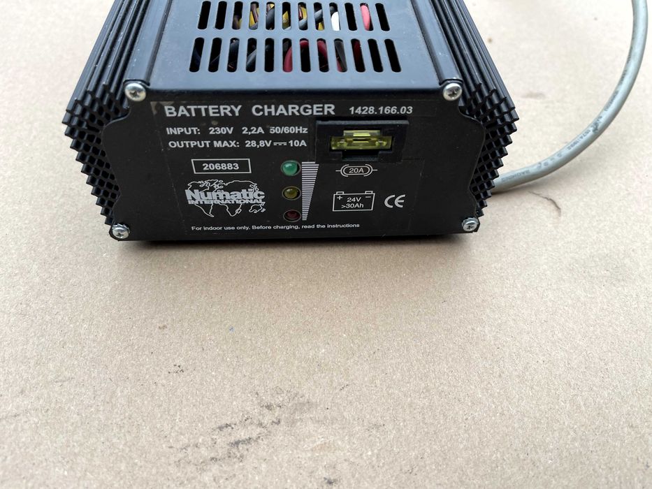 Prostownik ładowarka charger 24v