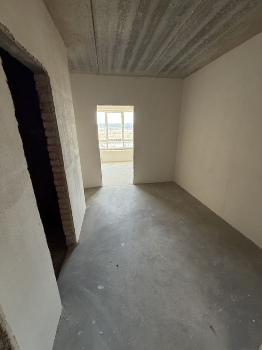 Продаж квартири з видом на набережну