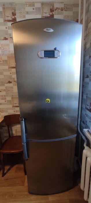 Холодильник Whirlpool
