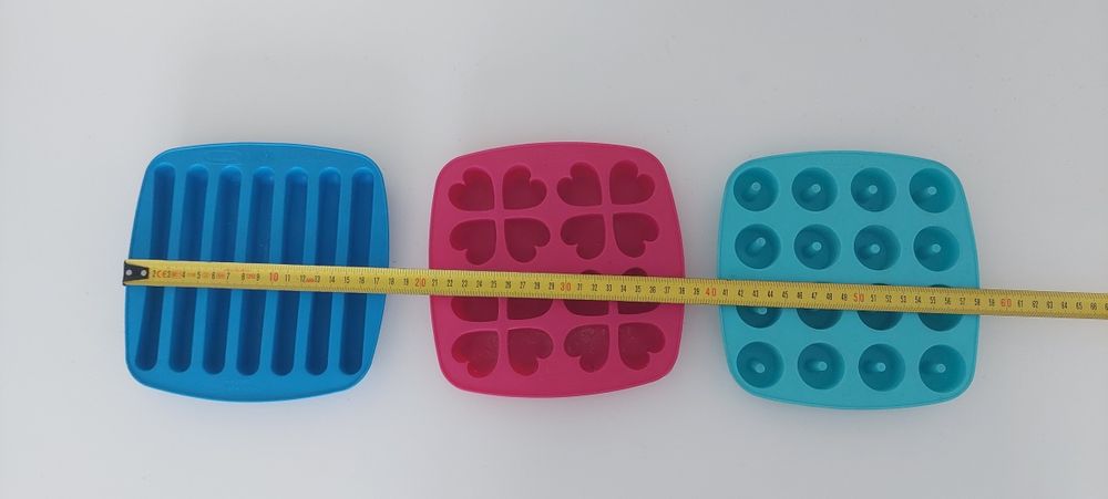 Kostkarka do lodu. Gumowa 10zł za sztukę. 20zł za 3 sztuki.