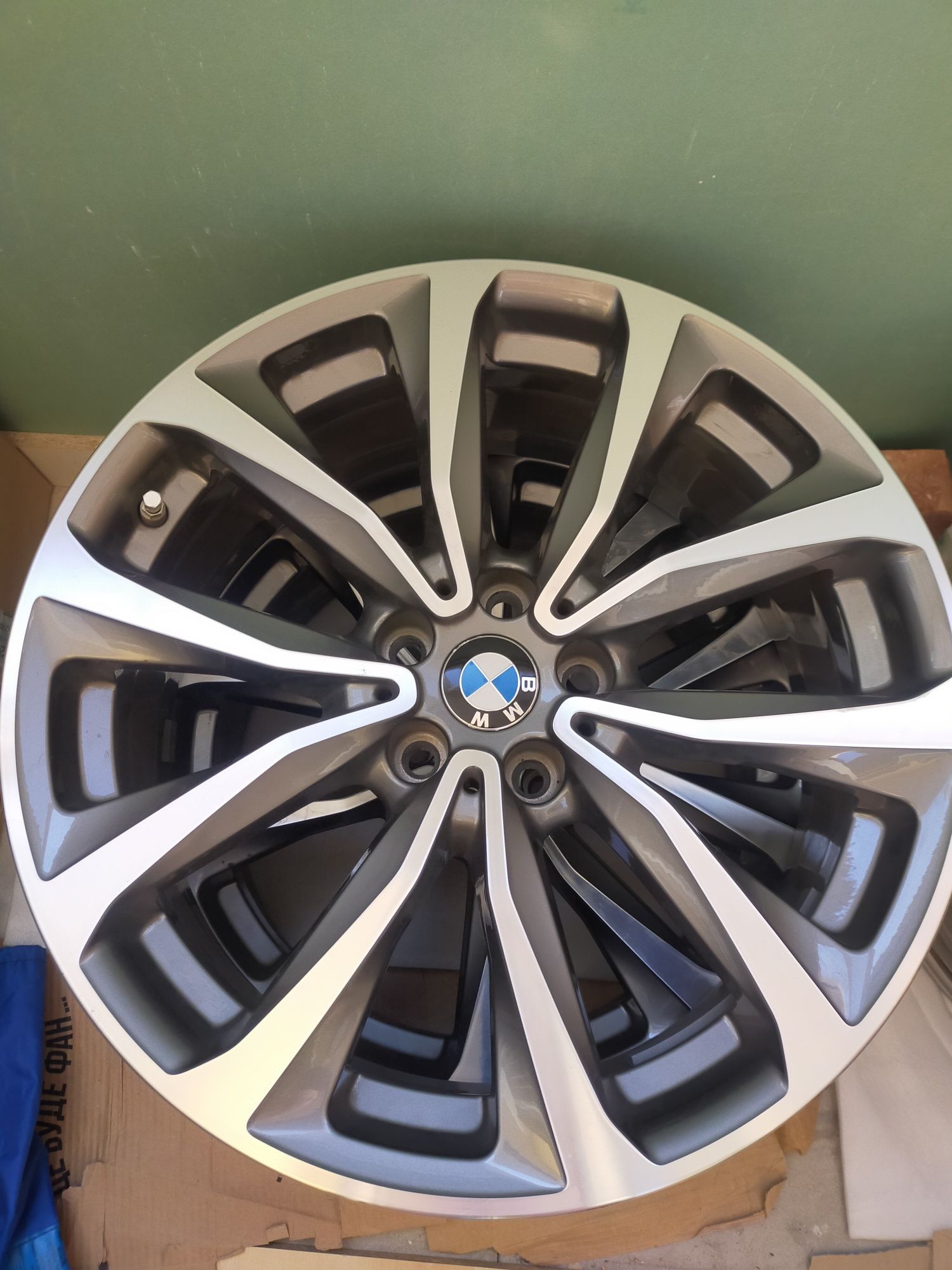 Диск+датчик тиску BMW 692 стиль 7.5jx19"ET32 OEM 6877326