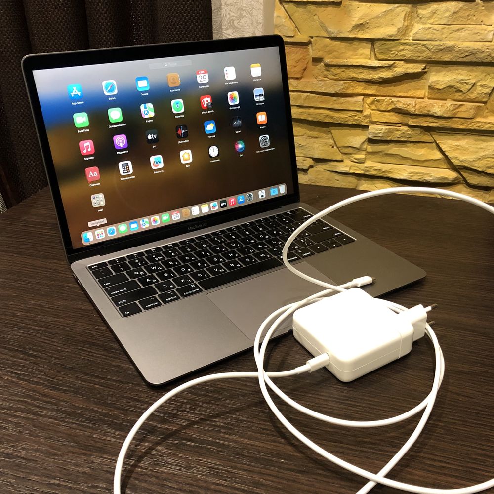 Macbook air 69 циклов a1932 13.3 2019 core-i5 озу16gb. ssd256gb