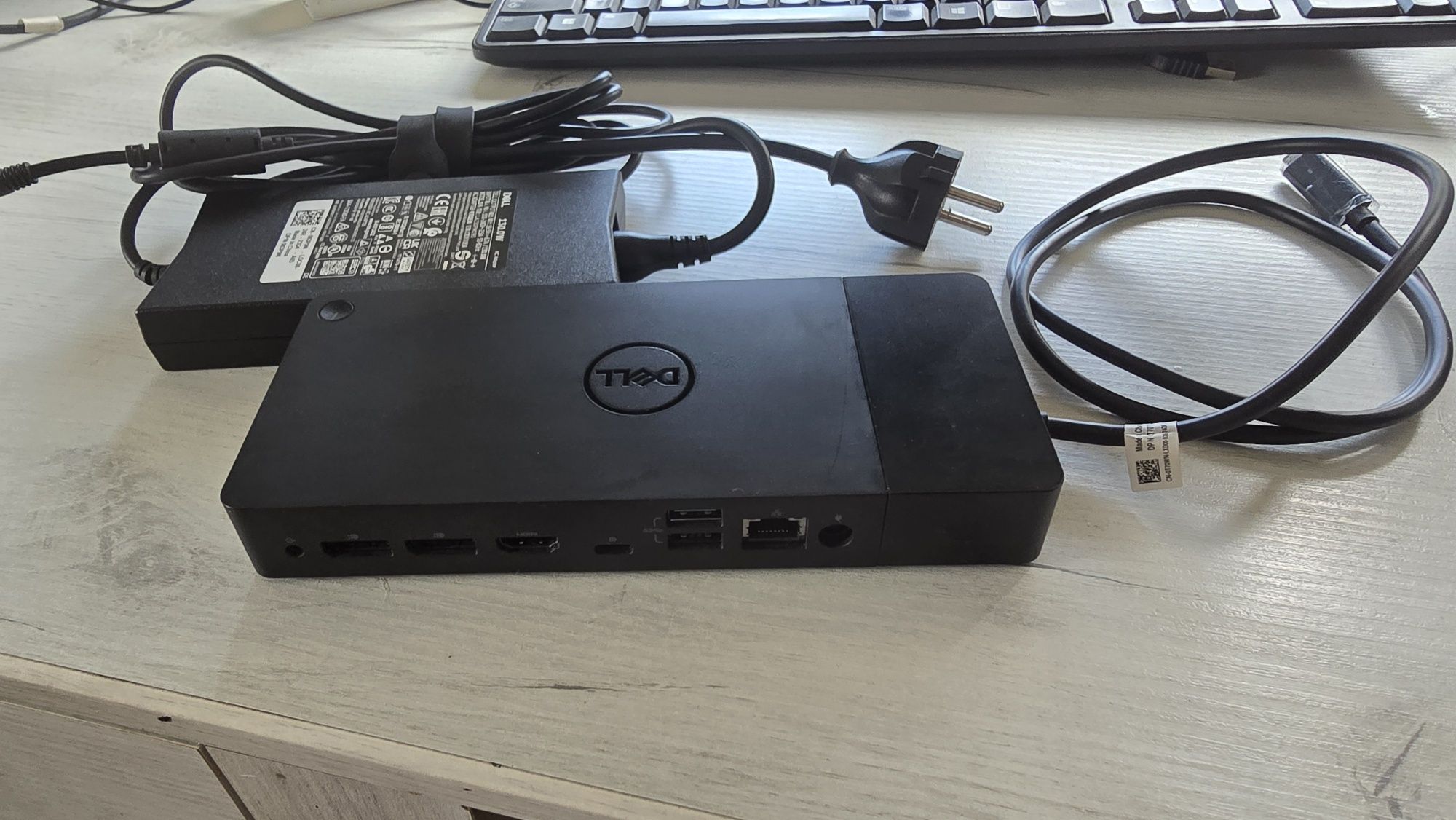Stacja dokująca Dell WD19 K20A 2x DisplayPort 1x HDMI + zasilacz