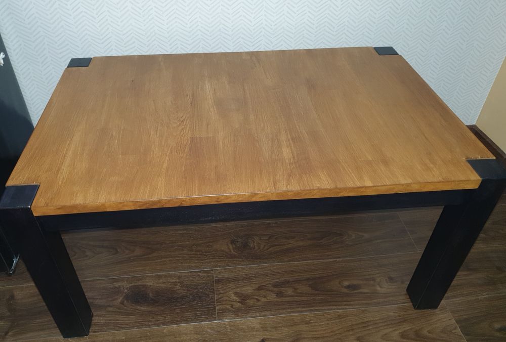 Dębowy stolik kawowy