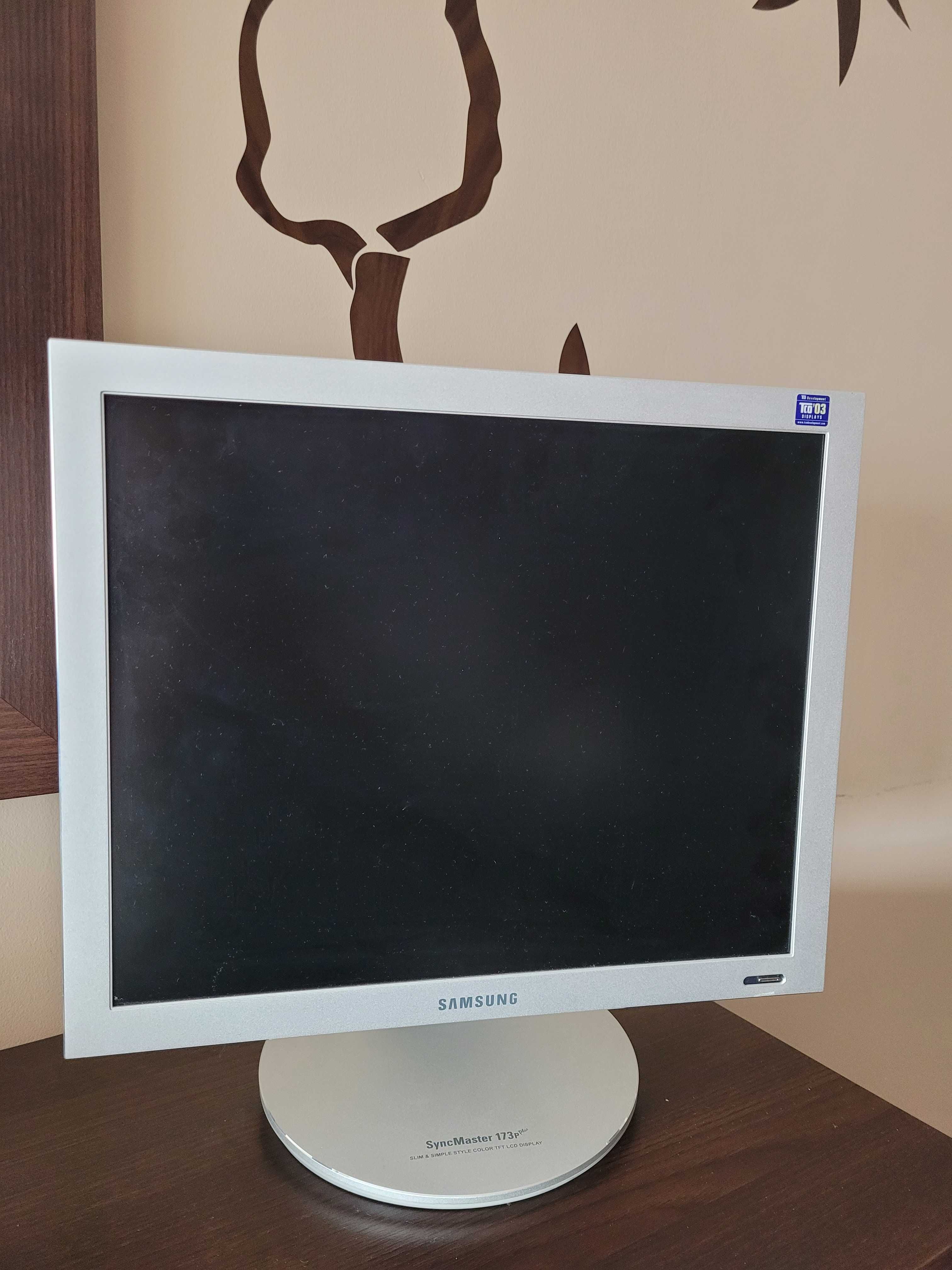 Monitor Samsung SyncMaster 173P srebrny.