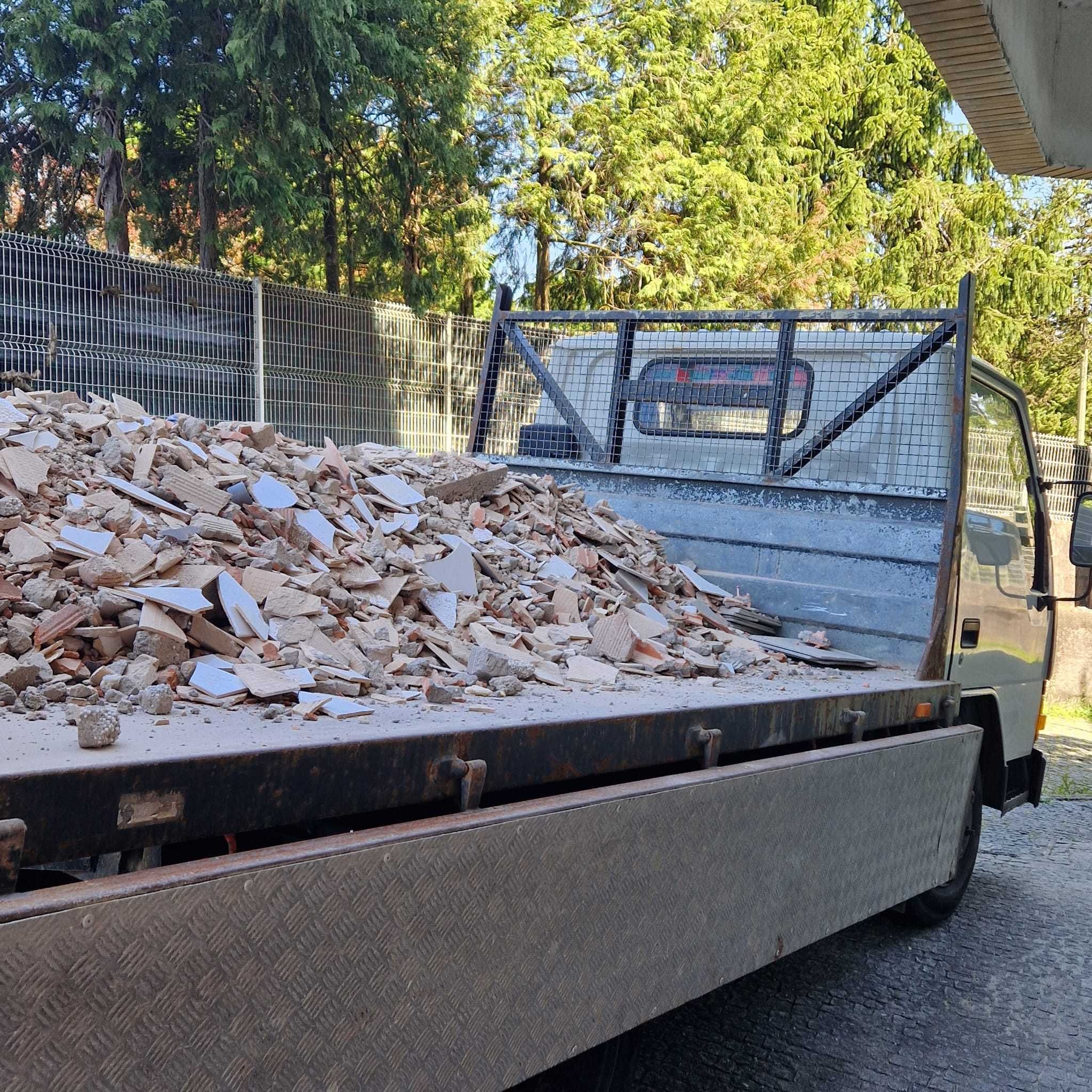 Serviços de carga de entulho