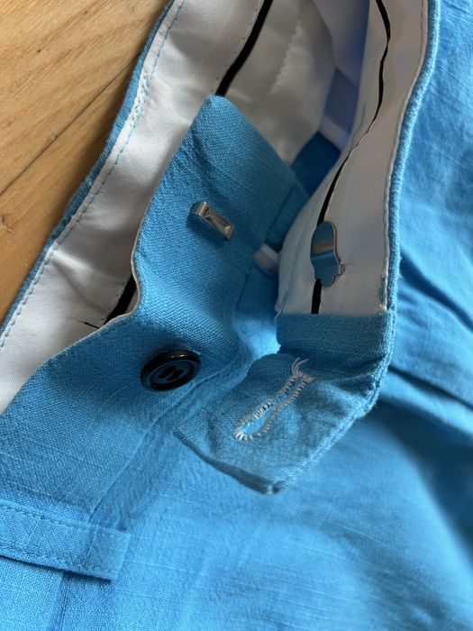 Błękitny lniany garnitur