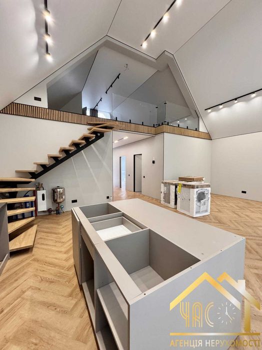 Таунхаус з новим ремонтом та газом! БЕЗ КОМІСІЇ!