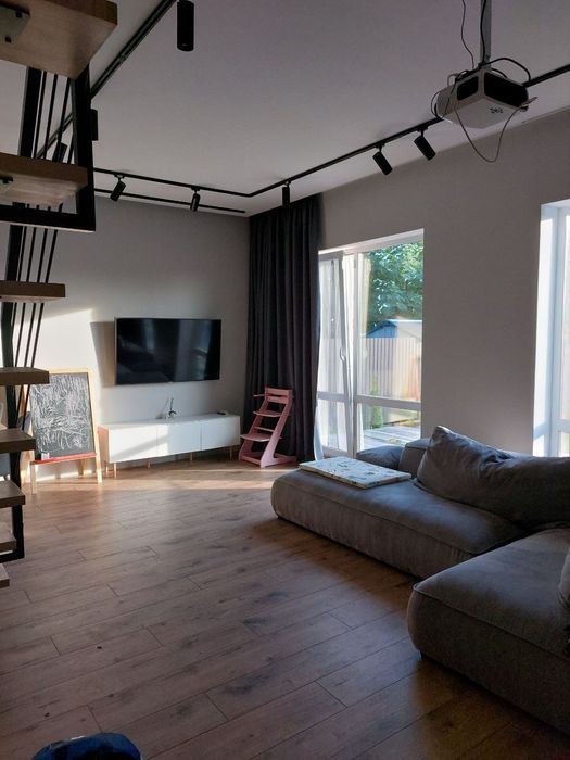 Затишний будинок 100кв.м, 10 хвилин до метро