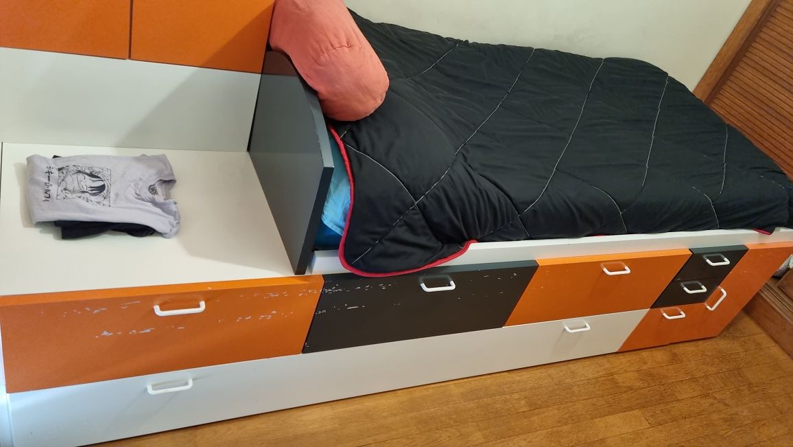 Quarto infantil/juvenil