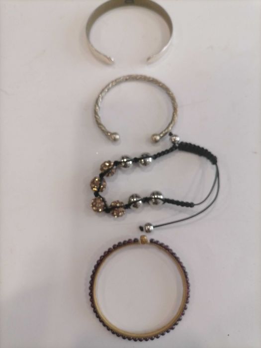 Lote de Bijuteria - 12 Pulseiras Artesanais?