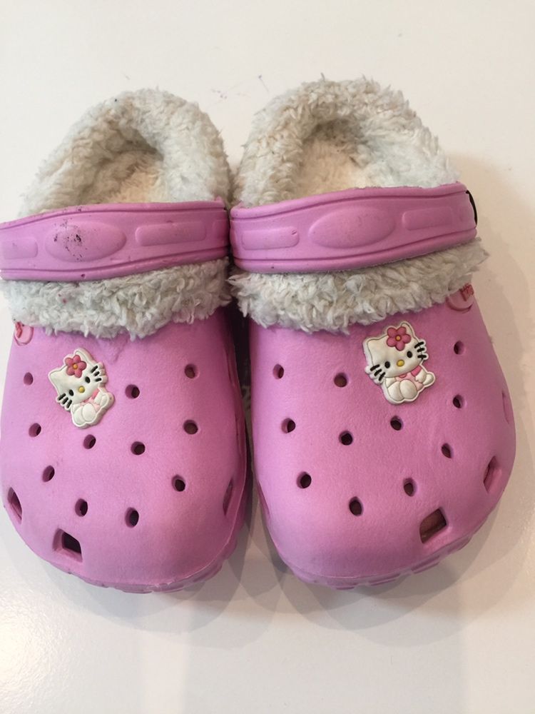 Crocs de Inverno 26 Hello kity a estrear