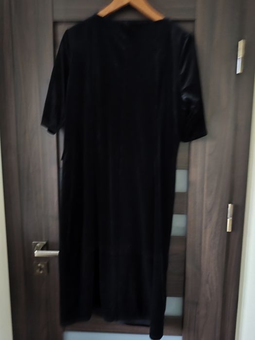 Sukienka welurowa r 42/44 nowa