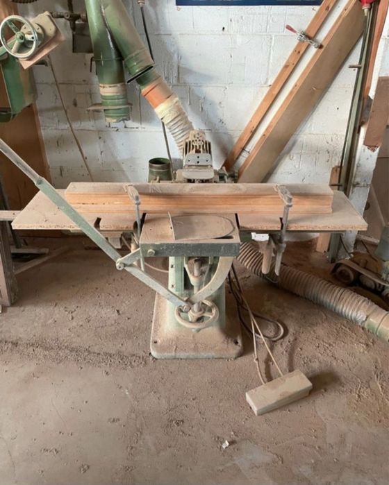 Сверлильно долбежный станок на 3 сверла. Германия!