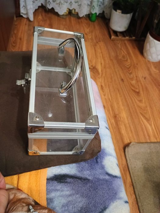 Kuferek na kosmetyki używany