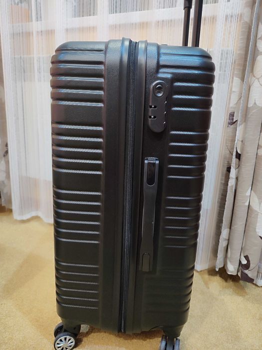 Валіза дорожня М Polo чорного кольору