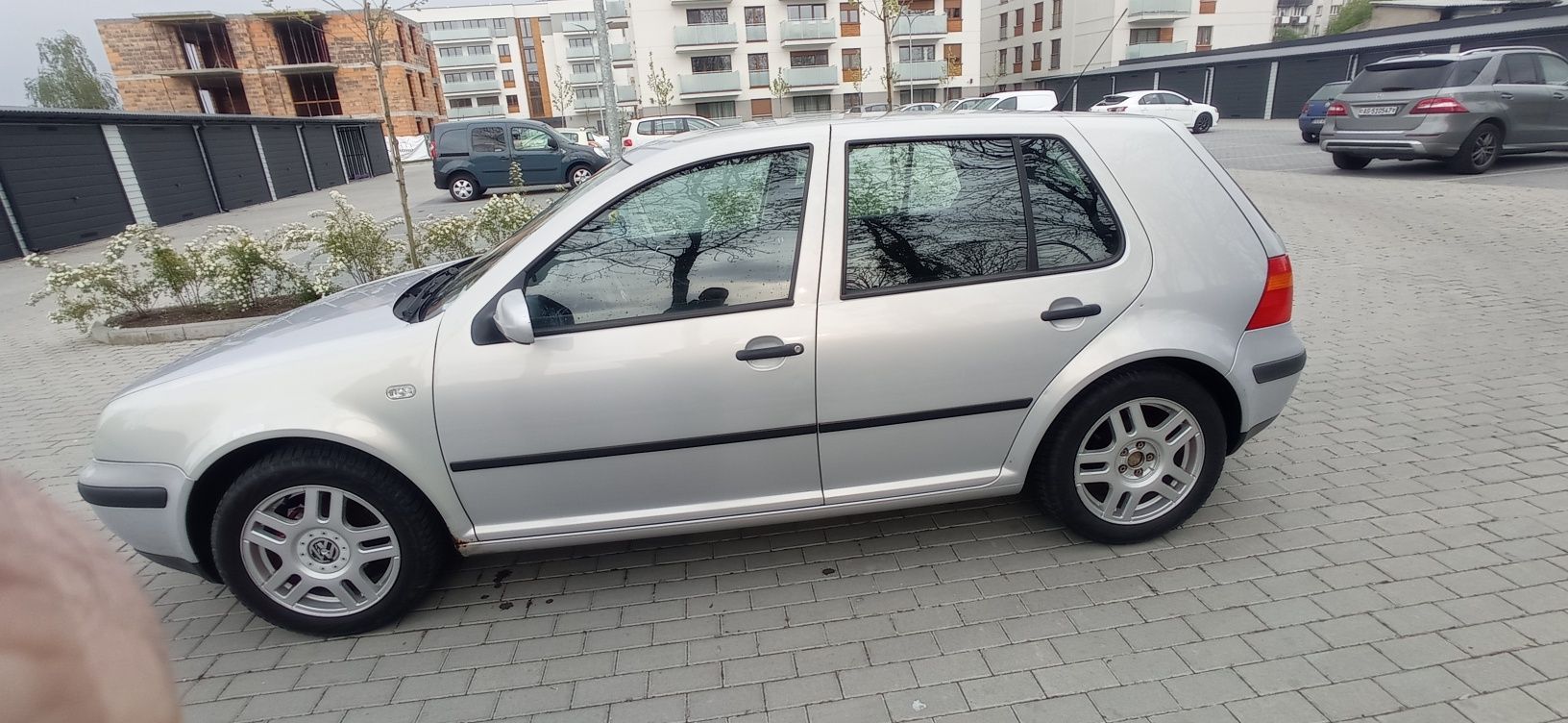 Golf 4 1998r 1.6 benzyna 293000 tys