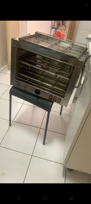 Torradeira quase nova com pouco uso