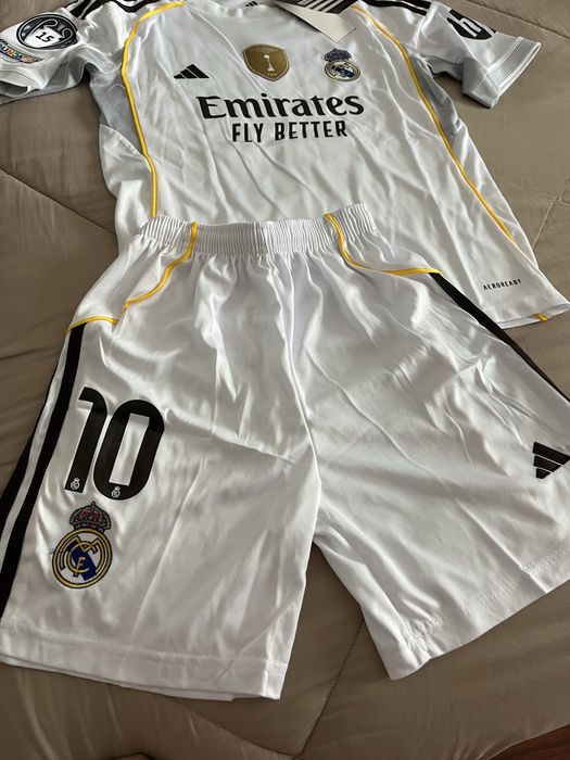 Camisola Real Madrid Mbappe Equipamento criança tamanho 10 anos