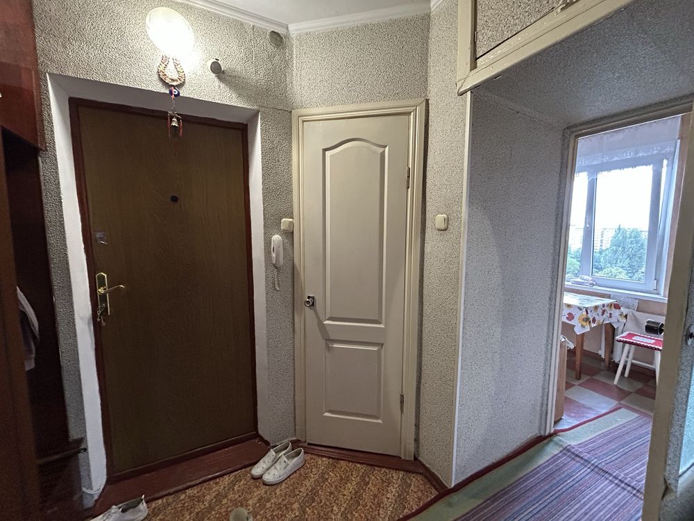 Продам 1к квартиру . Виставка . Проспект миру 60/3 .