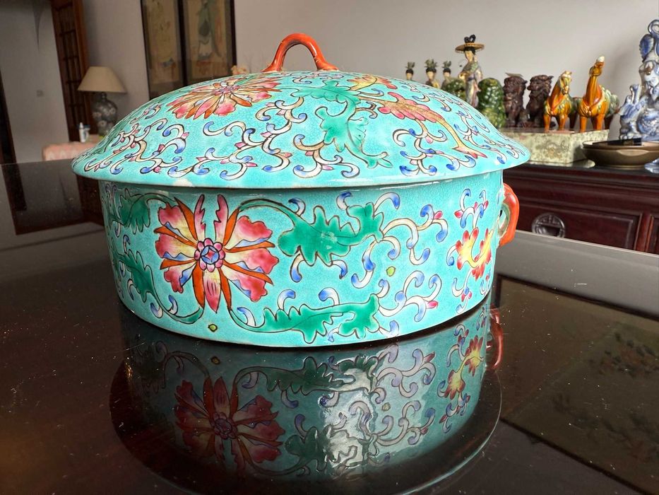 Taça chinesa com tampa em porcelana