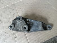 Кронштейн кпп (м32) opel vectra c 1.9cdti. 13178660