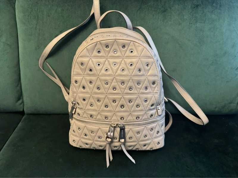 Plecak Michael Kors, szary ze srebrnymi zdobieniami