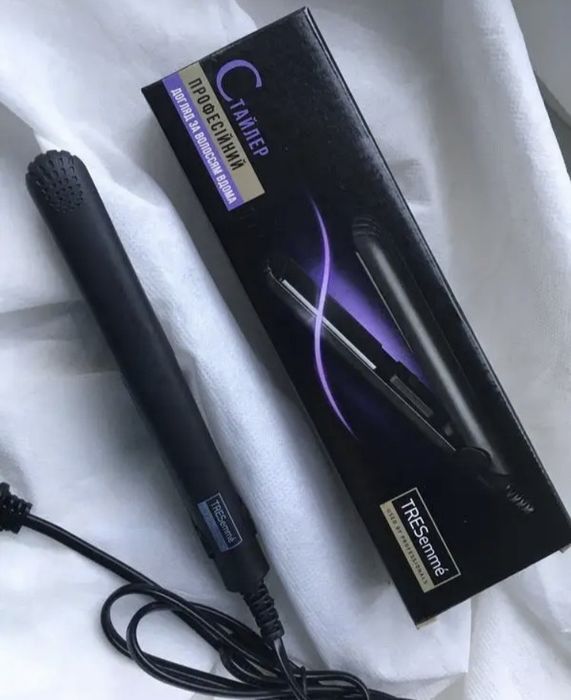 Стайлер для вирівнювання волосся. Новий.