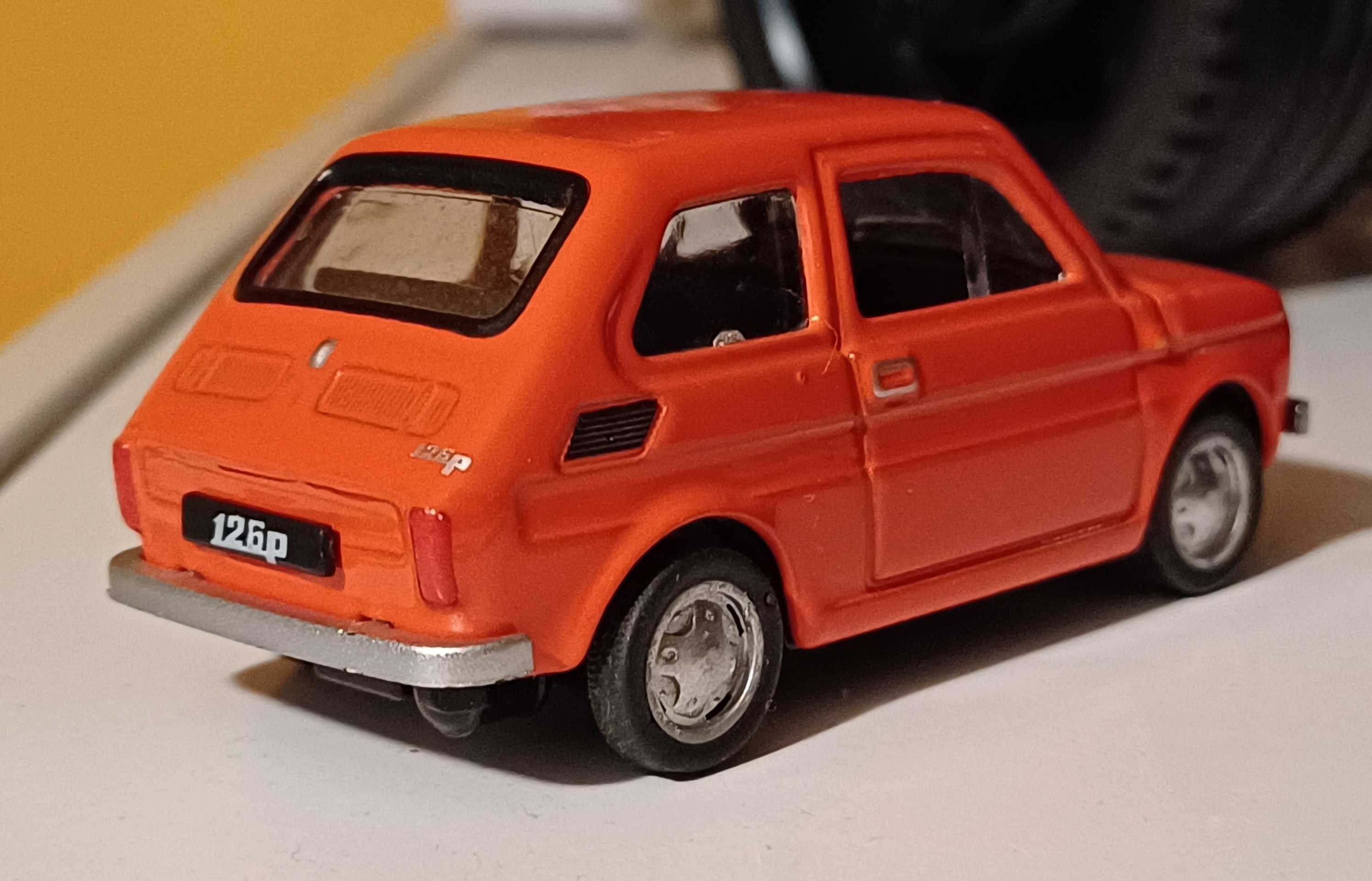 Fiat 126p ST pomarańczowy w skali 1:43 Kultowe Auta PRL-u stan idealny