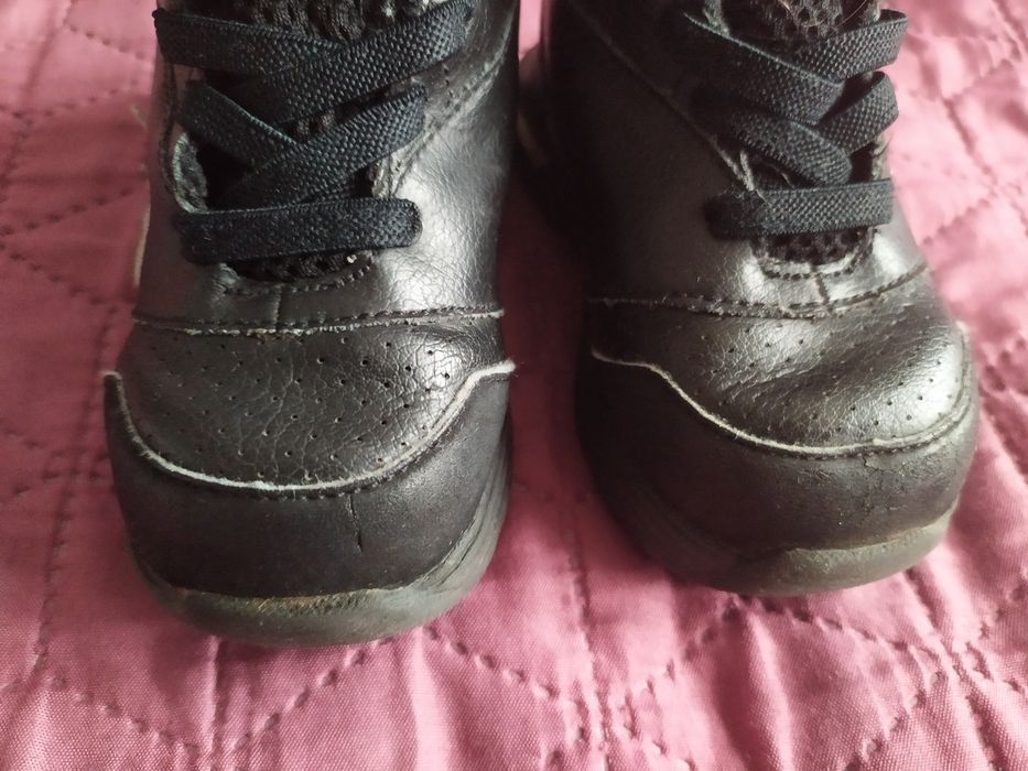 Buty AirMax Nike Rozmiar 20/21 czarne na rzep buty sportowe chłopięce