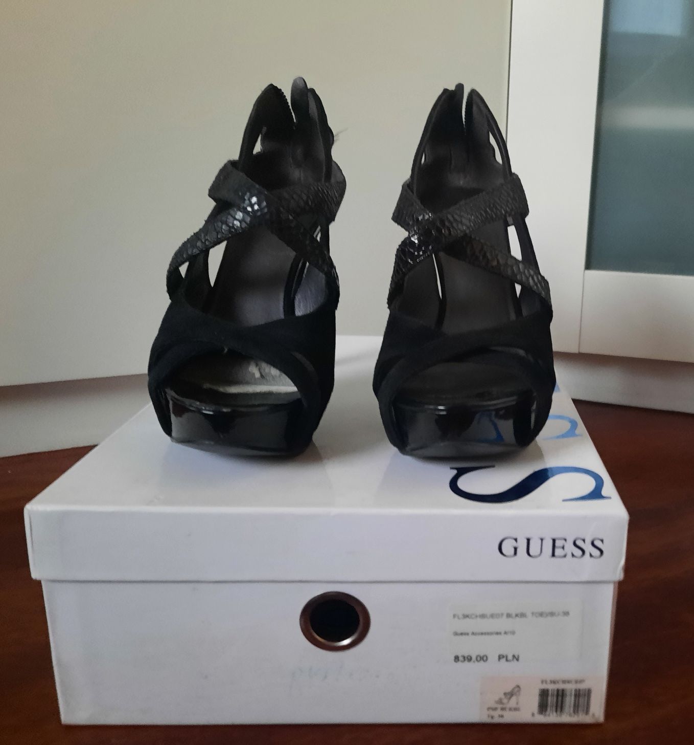 Koturny Guess buty damskie sandały