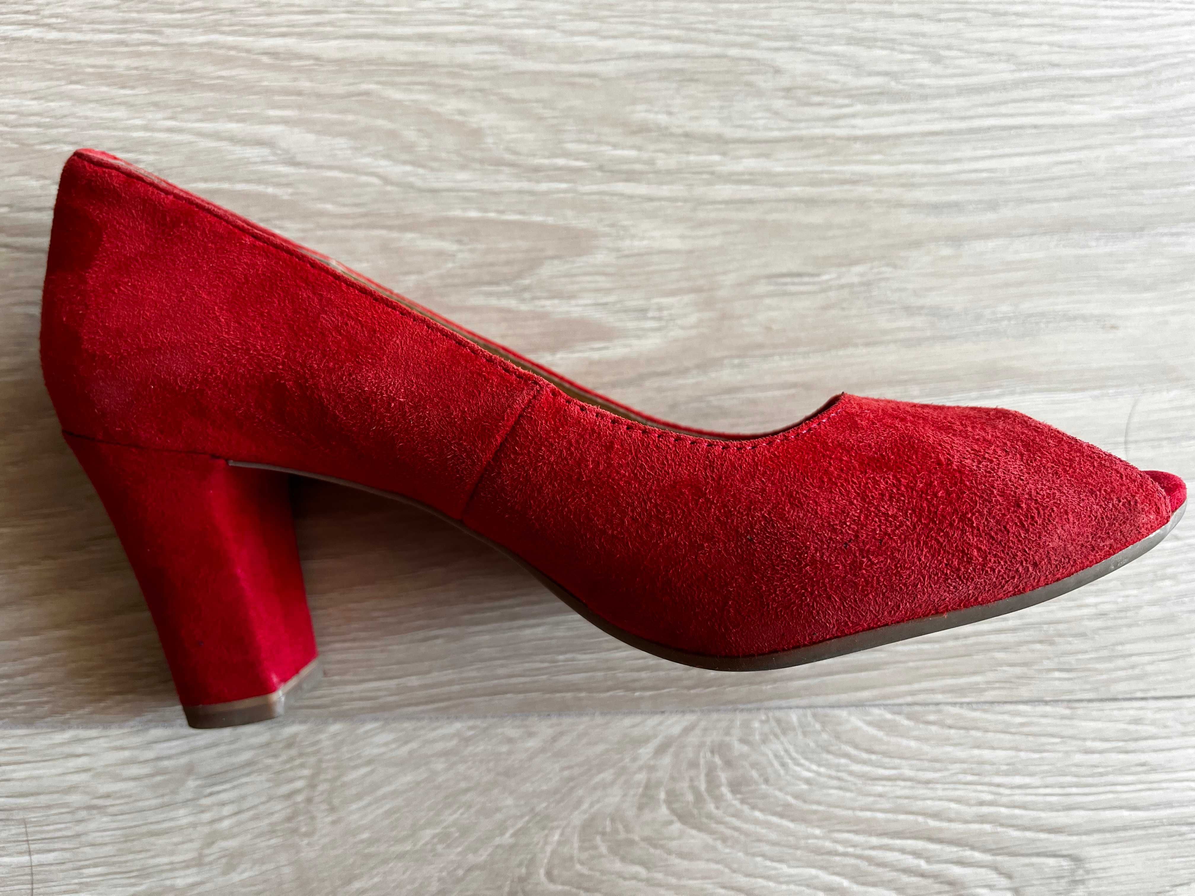 Półbuty Caprice 9_29200_24 Red Suede rozmiar 38,5