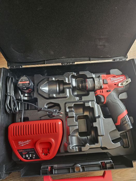 Wiertarko-wkrętarka udarowa Milwaukee M12 FPD-202X