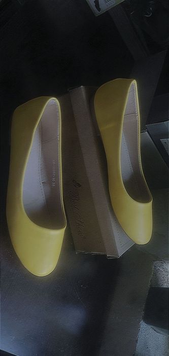 Żółte baleriny Best Shoes.