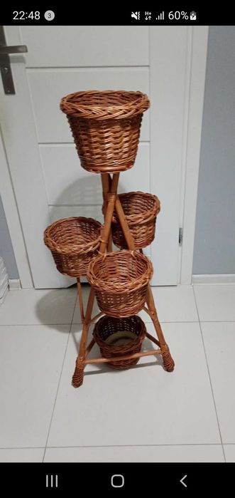 Kwietnik  wiklinowy  5 koszyków