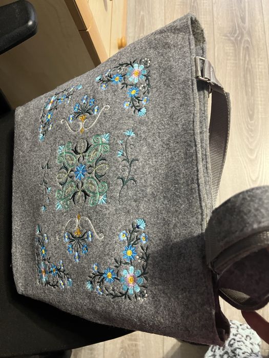 Сумка з вишивкою