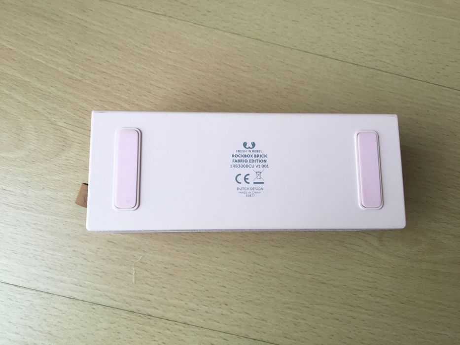 Coluna portatil rosa