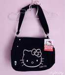 czarna torebka z hello kitty.