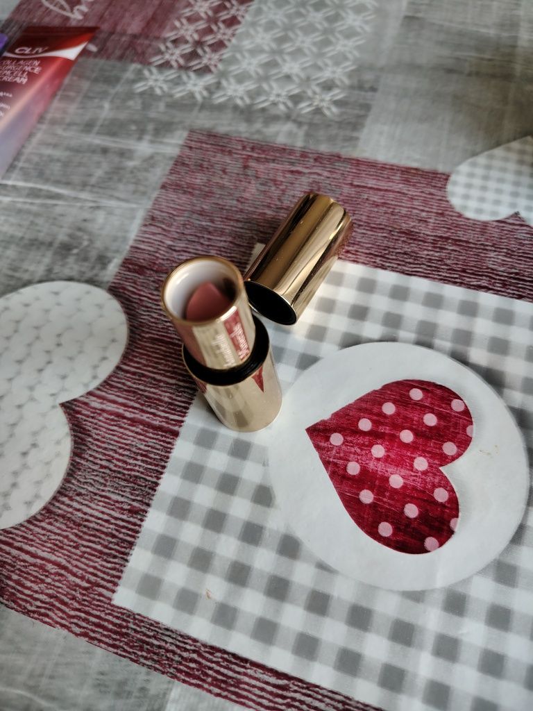 Pomadka Anabelle Minerals