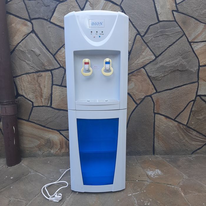 Кулер для води холодна гаряча