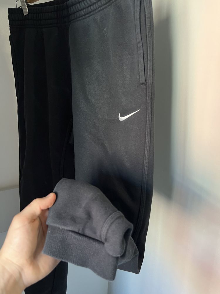 Штани Nike чорні Розмір S