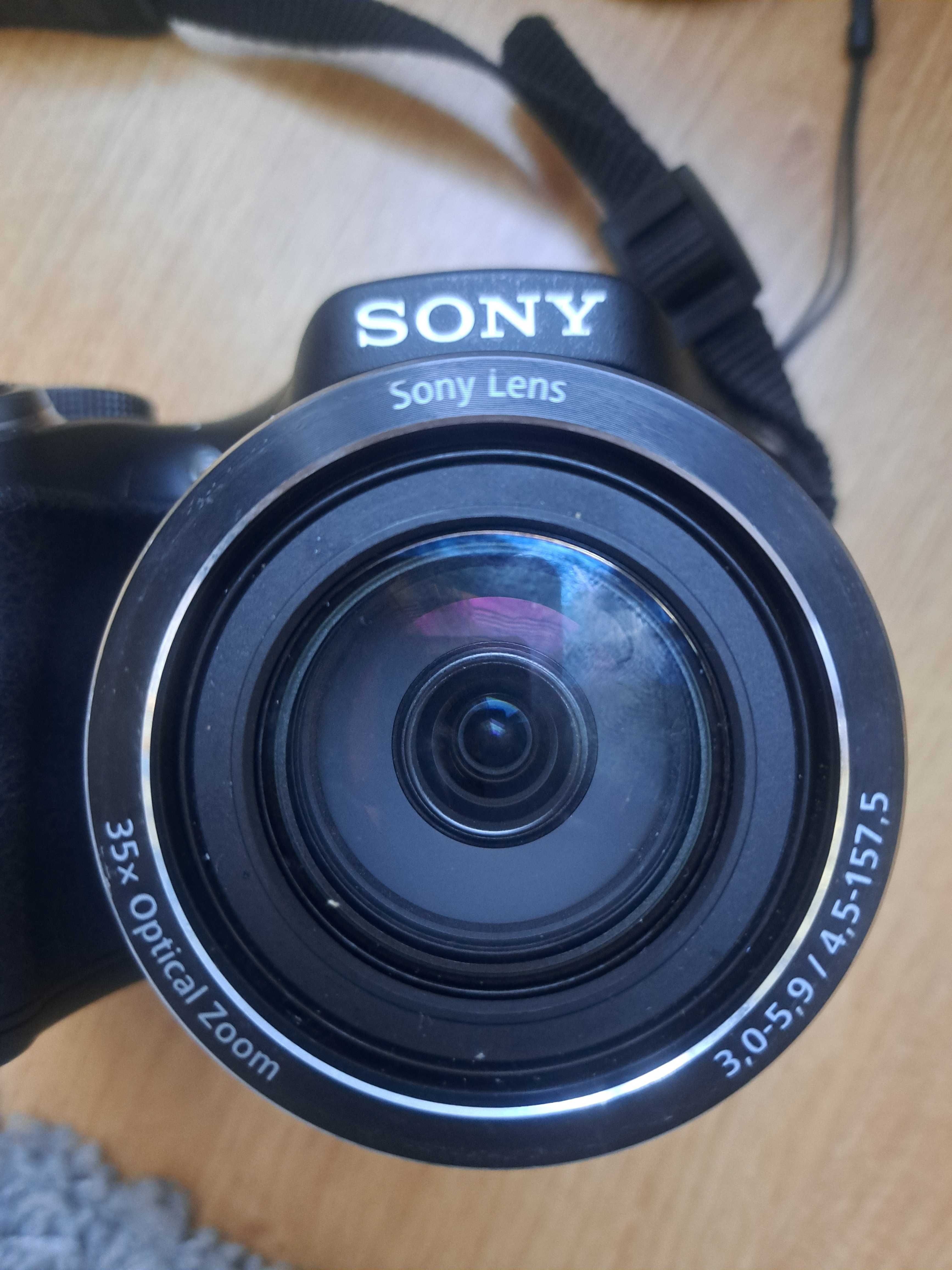 Máquina fotográfica Sony com Bolsa | 35x Zoom | Funciona a Pilhas
